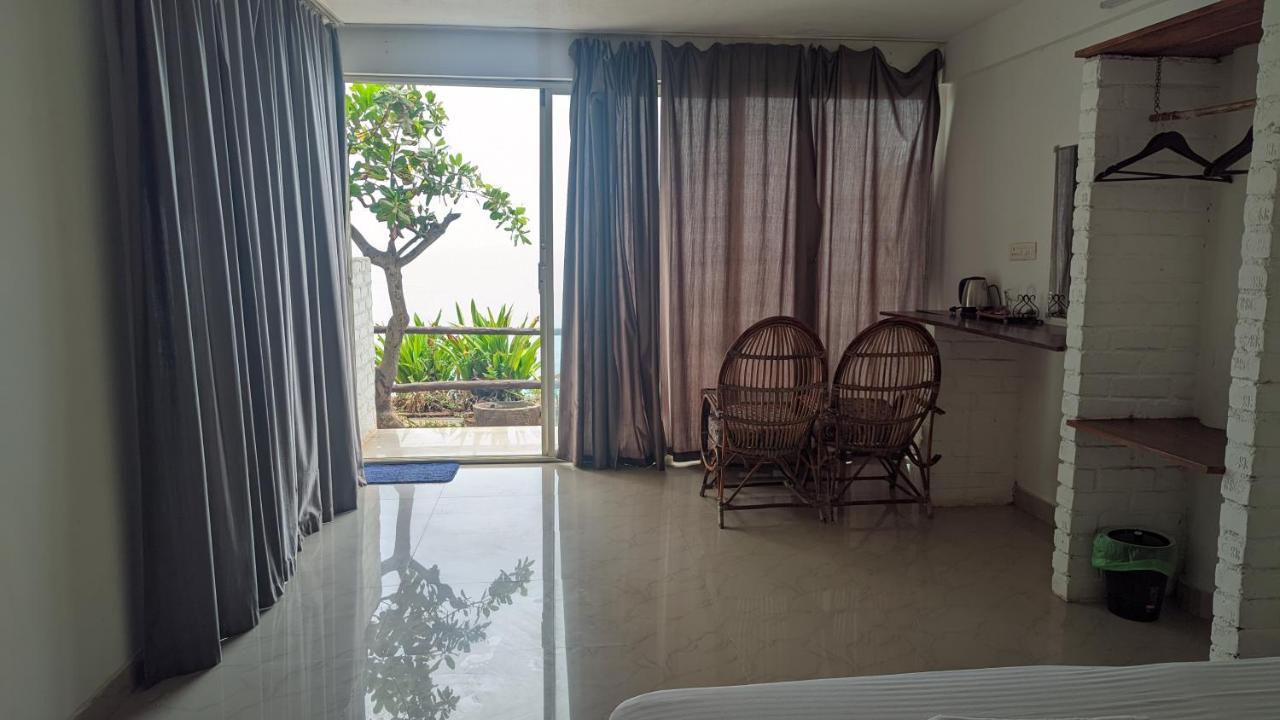 Nebo Hotel Varkala Bagian luar foto